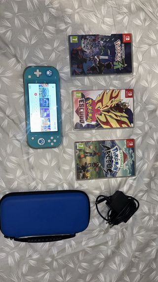 Nintendo Switch Lite + 3 Pokémon + Extra