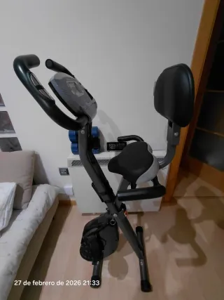 Bicicleta Estática Plegable SONGMICS. Negra, gris.