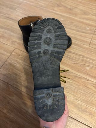 Stivali neri con lacci