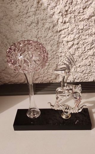 Adorno de cristal de árbol y ciervo