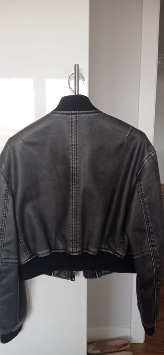 Cazadora motera efecto desgastado