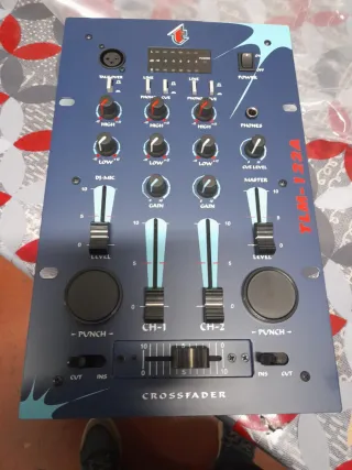 Mesa DJ TLM TLM-122A