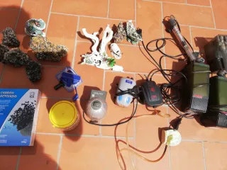 Pecera 90L con tapa y luz