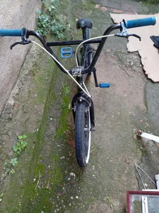 Bicicleta BMX Negra