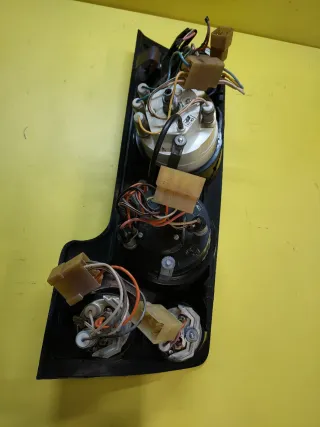 CUADRO INSTRUMENTOS KMS LADA NIVA