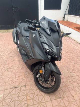 Yamaha Tmax 560 Maxi-Scooter Negra