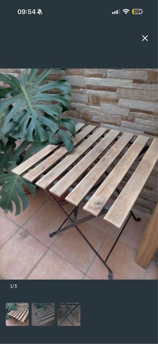 Mesa auxiliar con dos Sillas madera y metal