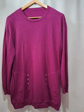 Jersey morado con bolsillos y botones