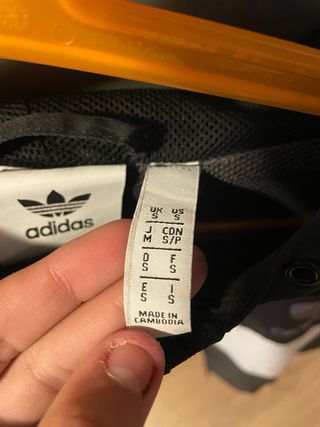 Chaqueta Adidas Negra y Blanca