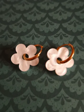 Pendientes aro con flor