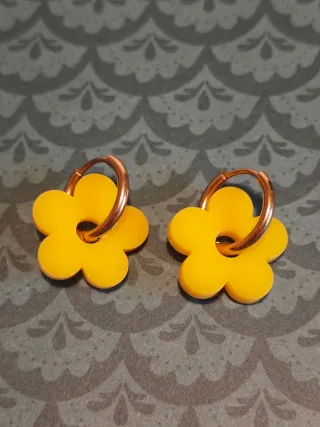 Pendientes aro con flor