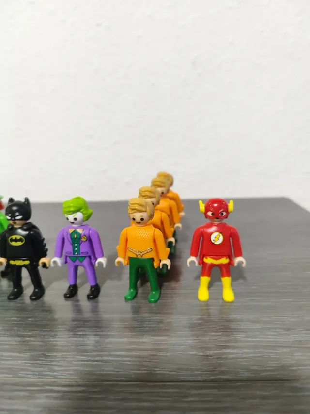 Figuras Playmobil Kinder DC Comics