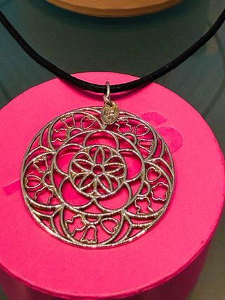 Colgante Tous Plata y Cuero.Precio negociable!!!