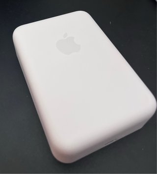 Iphone 13 verde, 128GB con accesorios.
