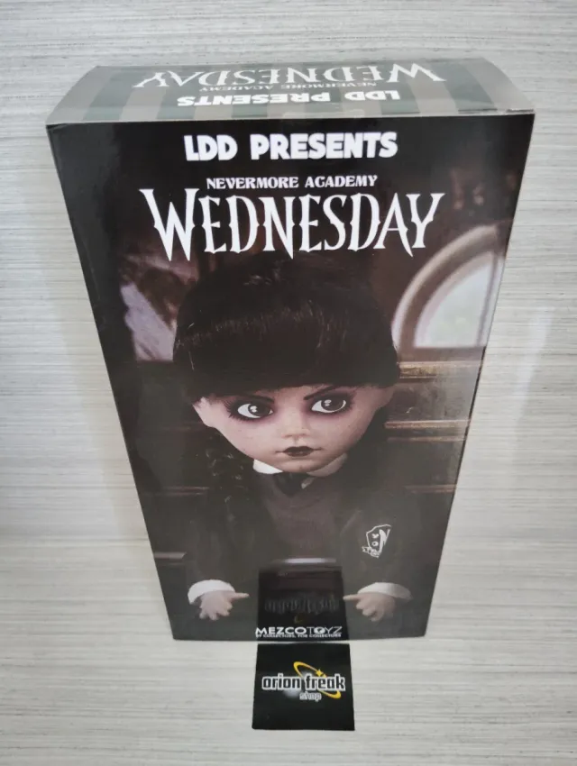 WEDNESDAY UNIFORM LIVING DEAD DOLLS MEZCO
