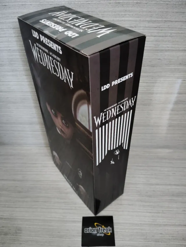 WEDNESDAY UNIFORM LIVING DEAD DOLLS MEZCO