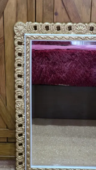 Espejo decorativo dorado y blanco