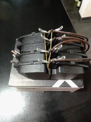 Pastillas de freno delanteras RIDEX 402B0175