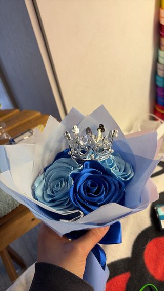 Rose fatte a mano con nastro - 1€