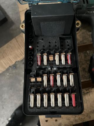 Caja fusibles Mercedes 190 (W201)