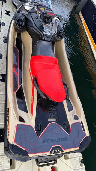 Moto de agua Sea-Doo RXT-X 325