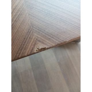 Mesa comedor nogal y metal Angel Cerdá