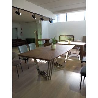 Mesa comedor nogal y metal Angel Cerdá