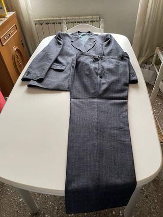 Traje de caballero marca Emilio Tucci.