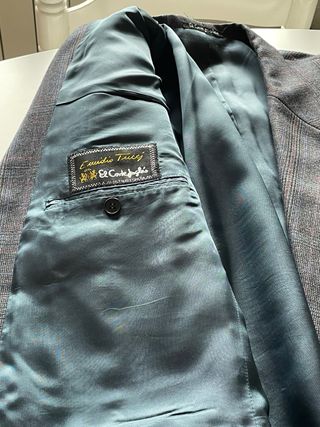 Traje de caballero marca Emilio Tucci.