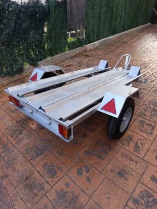 Remolque para motos, con documentacion
