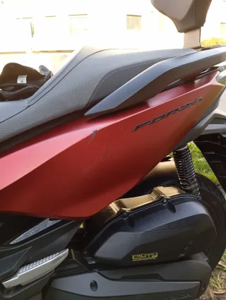 Honda Forza 125 - Muy cuidada y Revisada (Vigo)