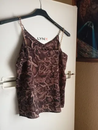 Blusa tirantes estampado serpiente