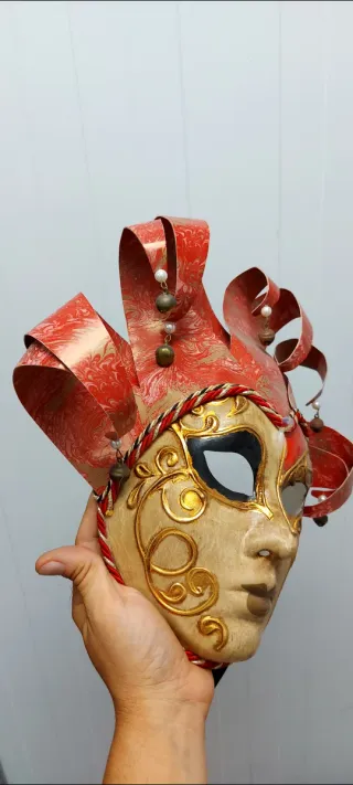 Máscara Veneciana Roja y Dorada