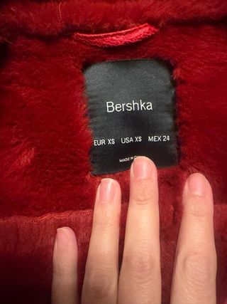Abrigo Bershka Rojo Biker Talla XS