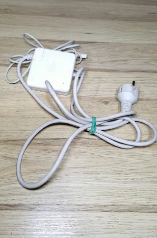 Cargador Apple Macbook Pro 85W