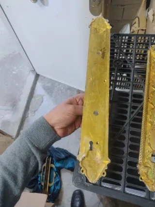 Tiradores de bronce antiguos