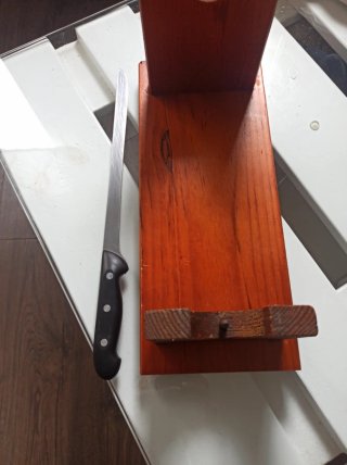 Jamonero de madera con soporte y cuchillo incluido