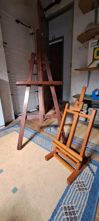 Caballetes de madera para pintar cuadros