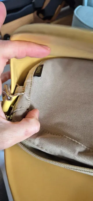 Bolso O bag amarillo con correa multicolor