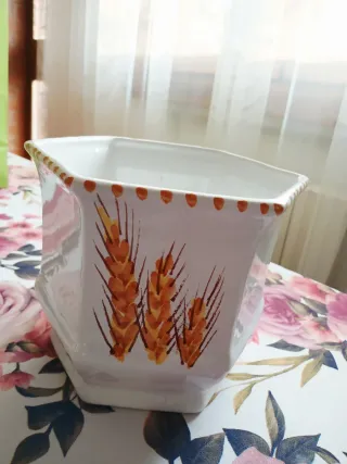 Vaso decorativo con spighe di grano