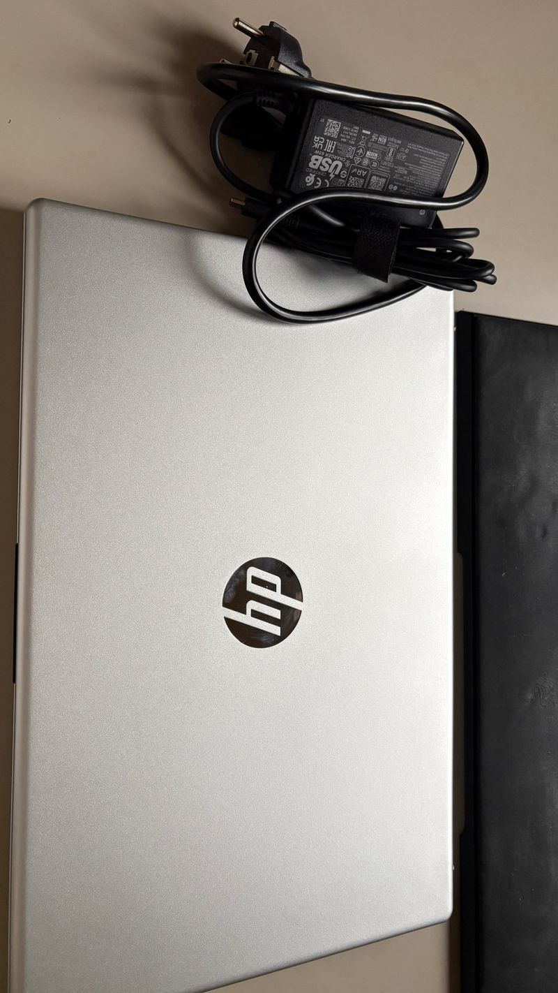 Portátil HP i7 ultra y 16 GB de RAM afbeelding 2