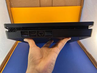 PS4 Slim 500Gb + Spider-Man + FIFA 22