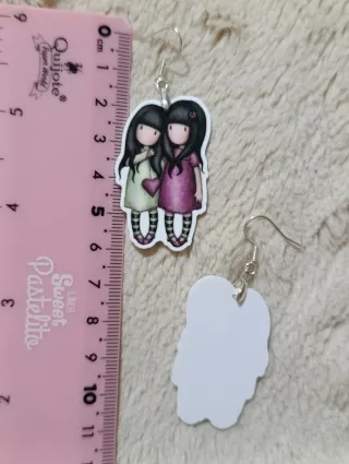 Pendientes de dos niñas con corazón Gorjuss