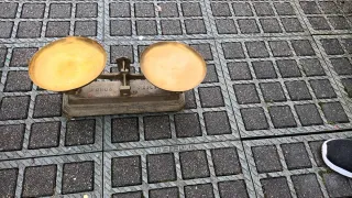 Balanza antigua de latón 5 kilos