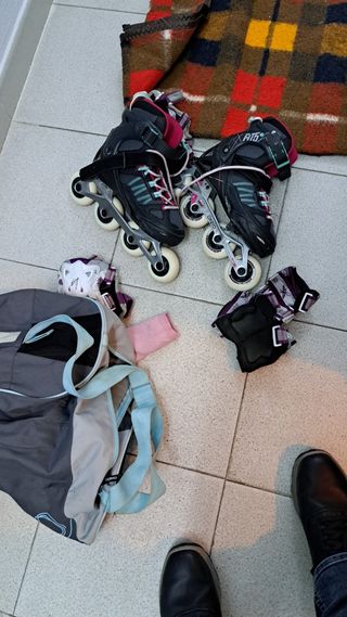 Patines en línea Oxelo con protecciones y bolsa