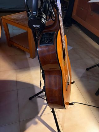 Guitarra Española Clásica Marca. TAKAMINE