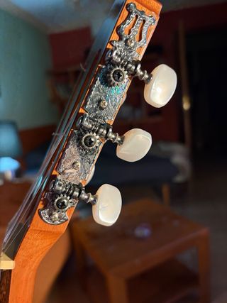 Guitarra Española Clásica Marca. TAKAMINE