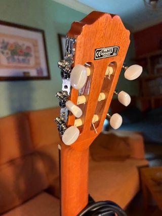 Guitarra Española Clásica Marca. TAKAMINE