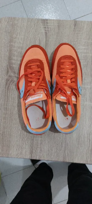 Zapatillas Saucony Naranja y Azul