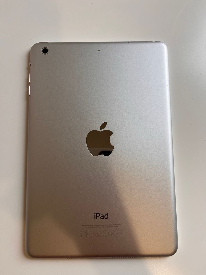 iPad mini 2ª gen.16GB Wifi+ teclado + lápiz táctil afbeelding 2